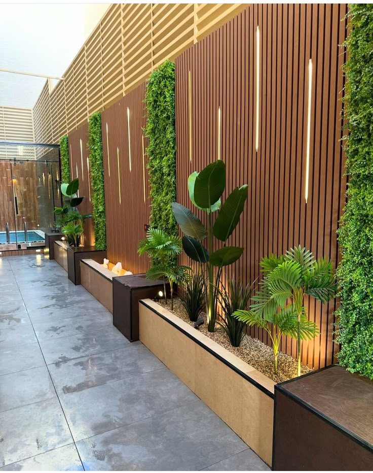 پوشش دیوار حیاط، ویلا، باغ کرنزو